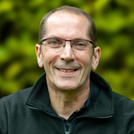 Rik, who offers weekly manual lessons in Norwich.